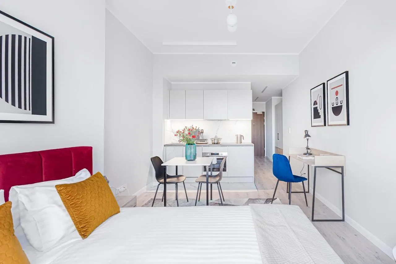 Apartment Upriver By Vonder Warsaw